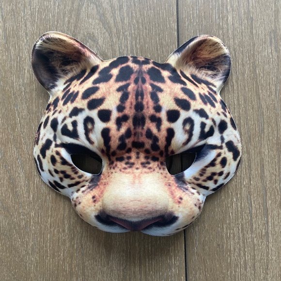 Free with purchase kids mask for Halloween - Picture 1 of 2